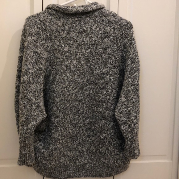 Kids grey/white thick knit cardigan-never worn - Picture 3 of 4
